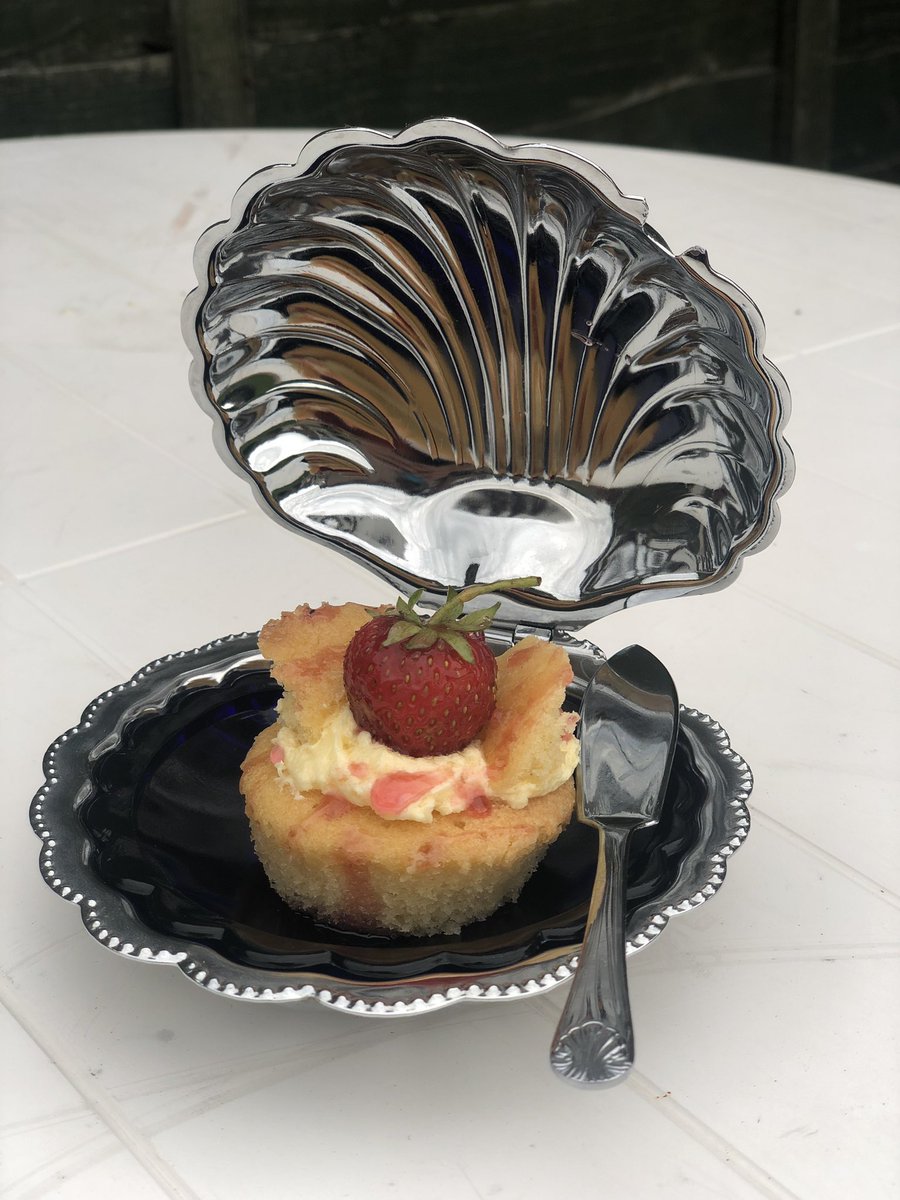 ThistoThis's tweet photo. #fairycake https://t.co/BL89oy3hlR