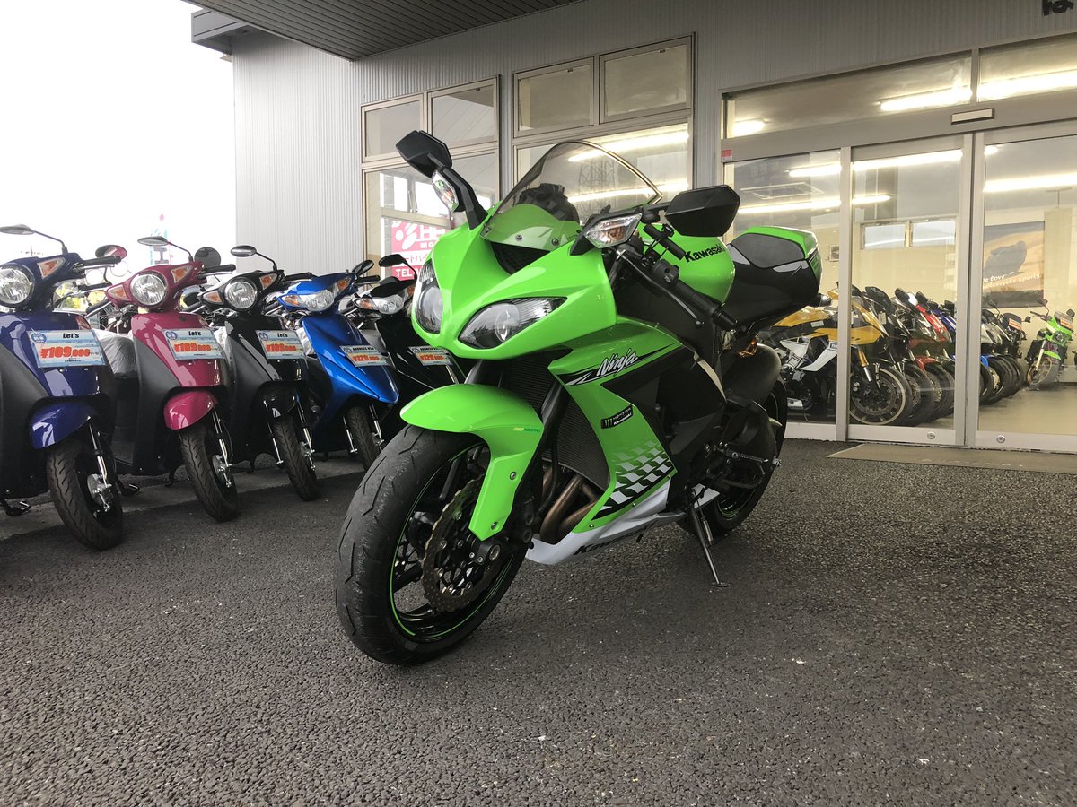 ZXR_ninja400's tweet photo. お迎えに来たよ🥰✨
新しい相棒ZX-10R F型です😆
改めてよろしくお願いします🤗

#納車 
#kawasaki
#zx10r https://t.co/Y9dIXHJVoC