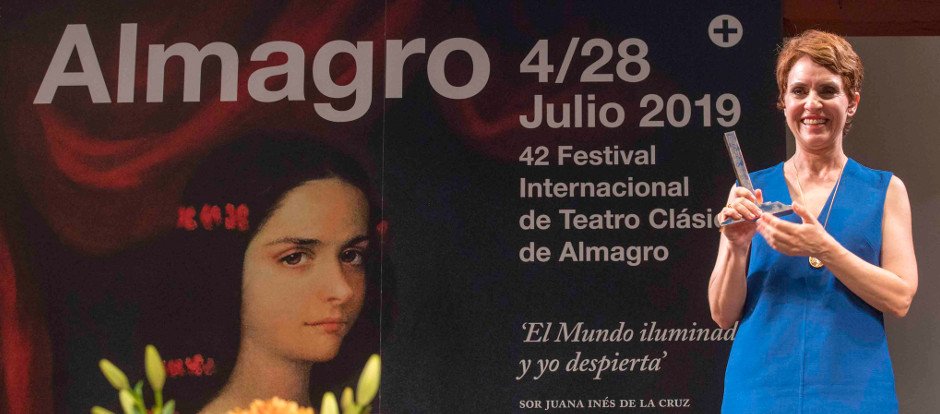cdaem's tweet image. Tres buenas noticias: El Festival de Almagro ya ha comenzado; Rosana Torres está en plena forma; y Adriana Ozores existe. teatro.es/quiosco/almagr…