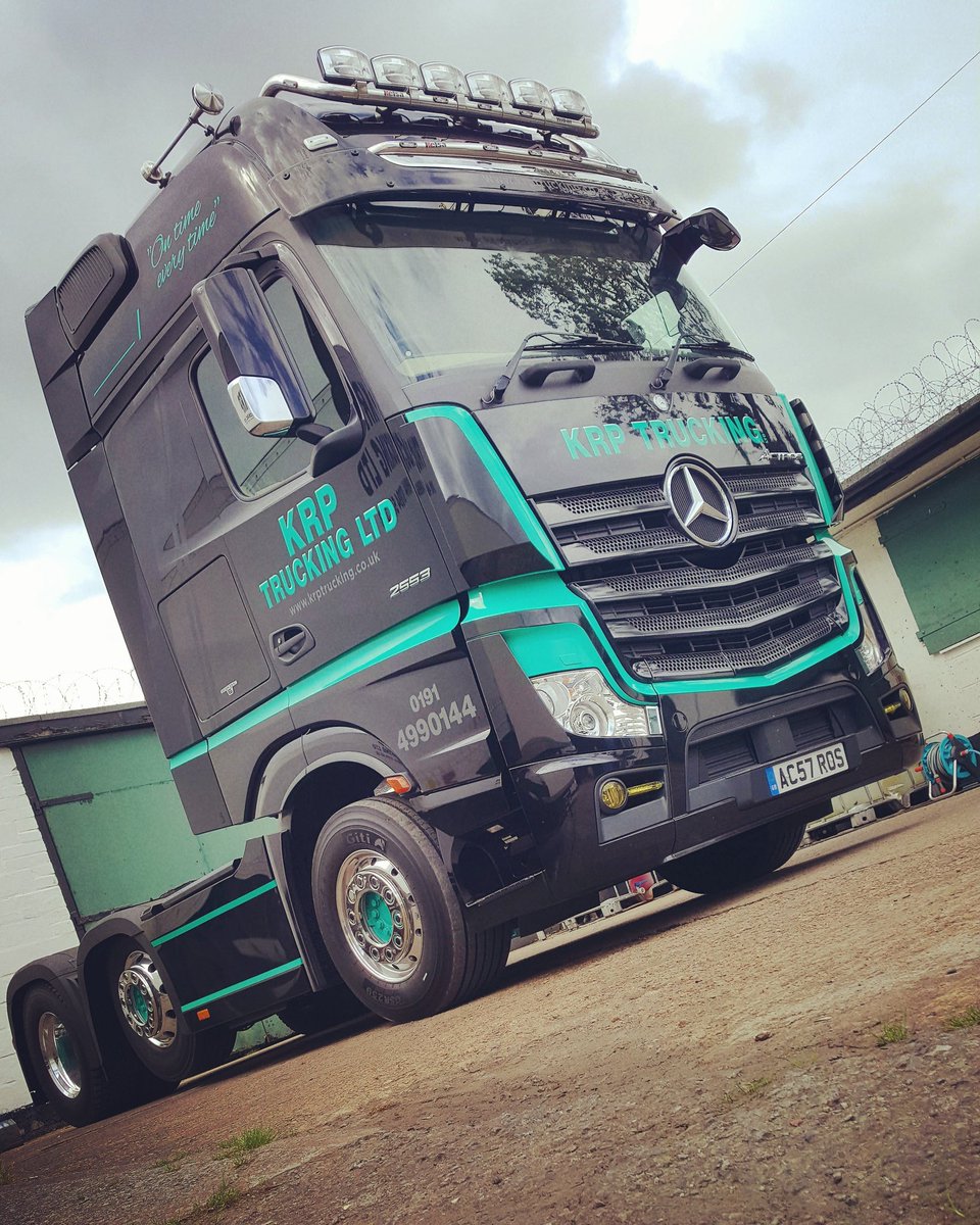 JohnHutley5's tweet photo. @MercedesTruckUK https://t.co/gXsCAlmD3c