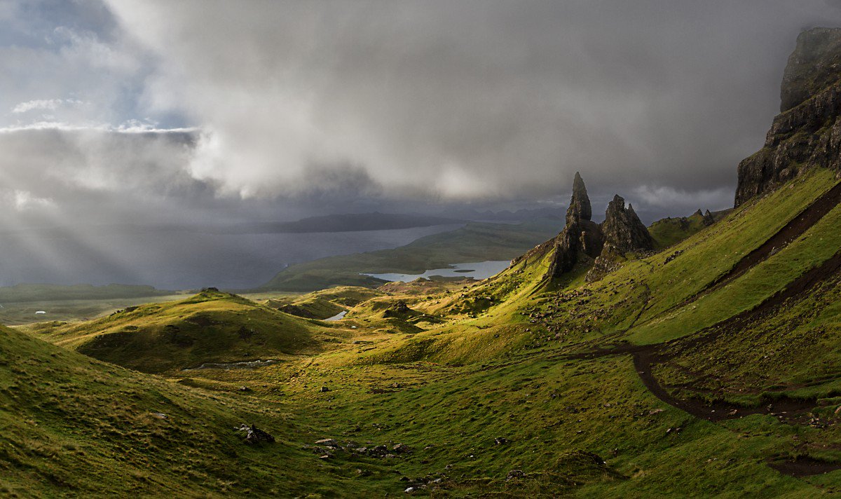 The Old Man of #Storr is one of #Skye’s most famous landmarks. The distinctive rocky pinnacle’s origins have many mythical explanations, including being the thumb of a buried giant who once patrolled the #Trotternish Ridge...
#myths #legends #scottishisland #giants