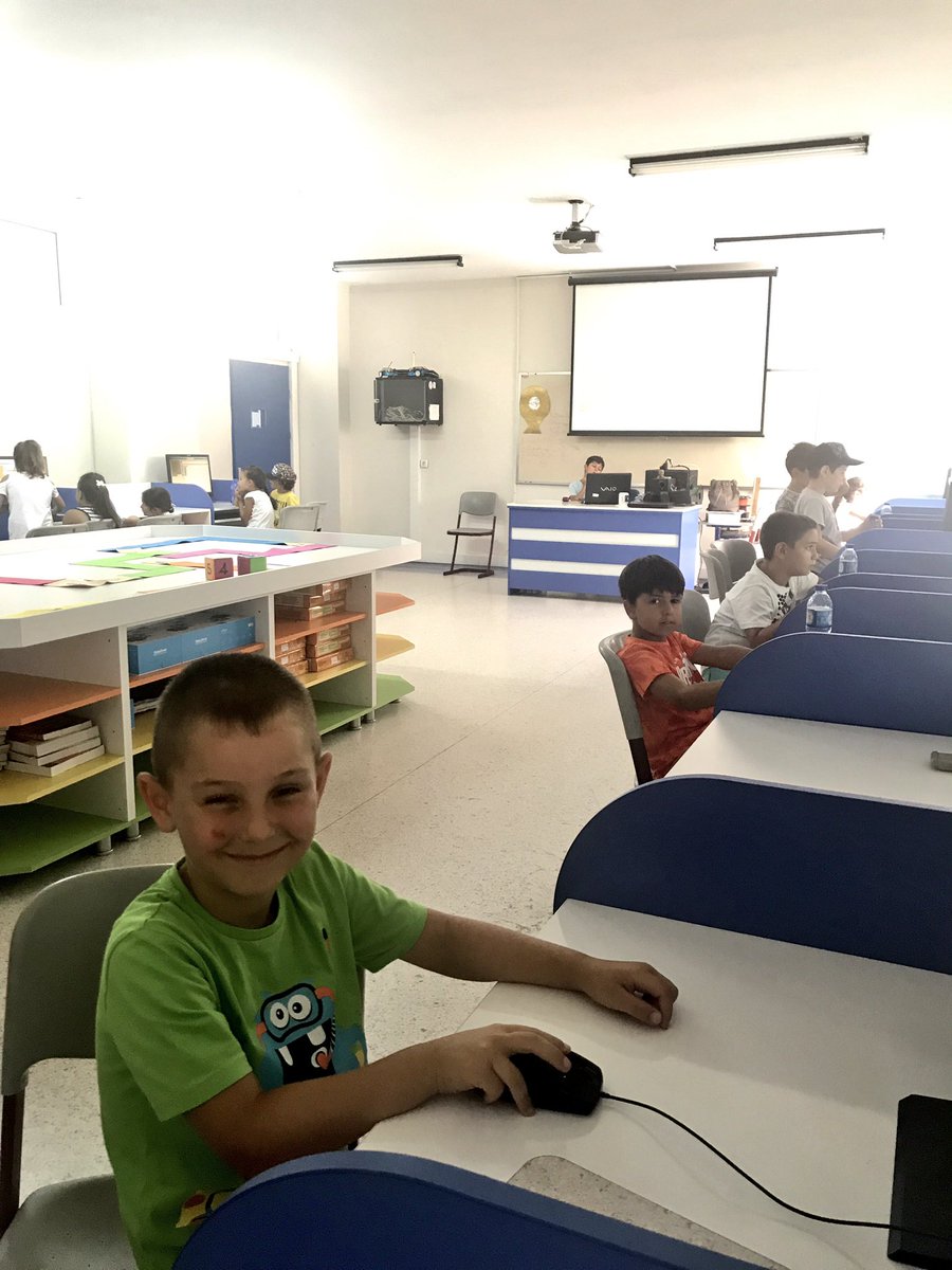 trakya_koleji's tweet image. Yaz spor okulu öğrencilerimiz robotik kodlama dersimizde Code.org programındaki kendi yaş seviyelerine uygun kodlama aşamalarını tamamladılar.
#yazokulumuseviyorum #robotikkodlama #robotrak #codeorg #kodlamaeğitimi #trakyakoleji #mutluçocuklar @trakya_koleji