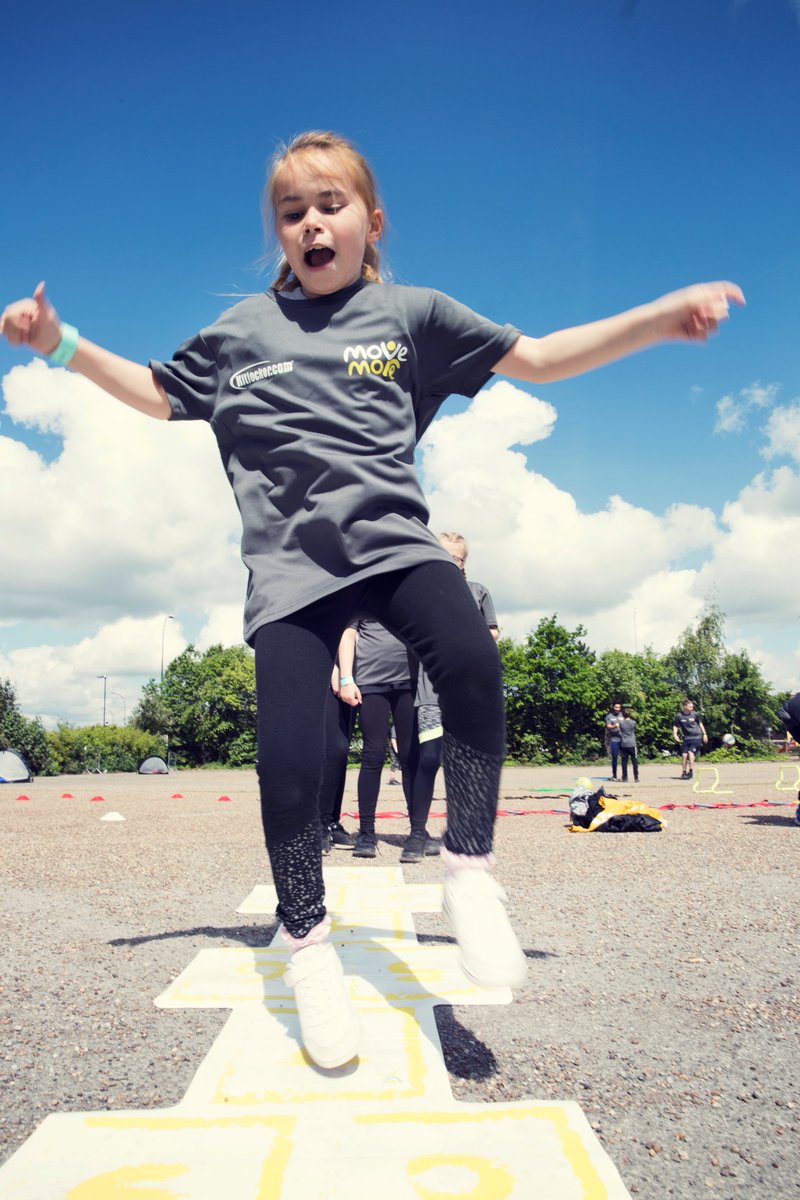 *BREAKING NEWS*
WE ARE GUINNESS WORLD RECORD HOLDERS!
We have just received confirmation that we have set a new World Record for the 'most people playing hopscotch simultaneously'

@DrRobCopeland @YorkshireSport @vasnews @TSYActiveTravel @SIV_Social @mrsjopearce @OLPSheffield