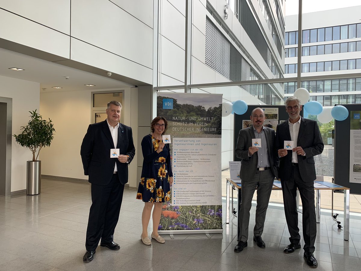 DohmVDI's tweet photo. Wir als VDI sehen Natur- und Umweltschutz als Verantwortung von Ingenieuren und Ingenieurinnen #VDI_NEWS #BienABest #VDI_BienABest https://t.co/u3R7RwlkNB https://t.co/dbxKqijfFV