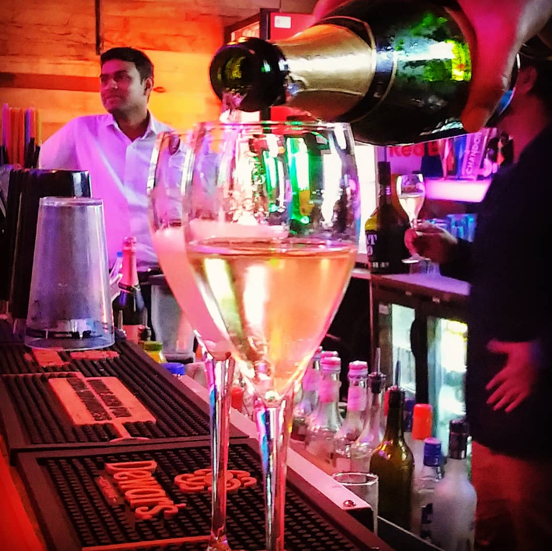 Chandon India had a wine tasting session at Levels The Club recently. The Wines for the evening being the center of attraction were Chandon Brut , Chandon Rose and Chandon Delice. 

#Wines #wine #chandon #alcohol #levelstheclub #wine #foodofkolkata #ChandonIndia #foodmaniacindia