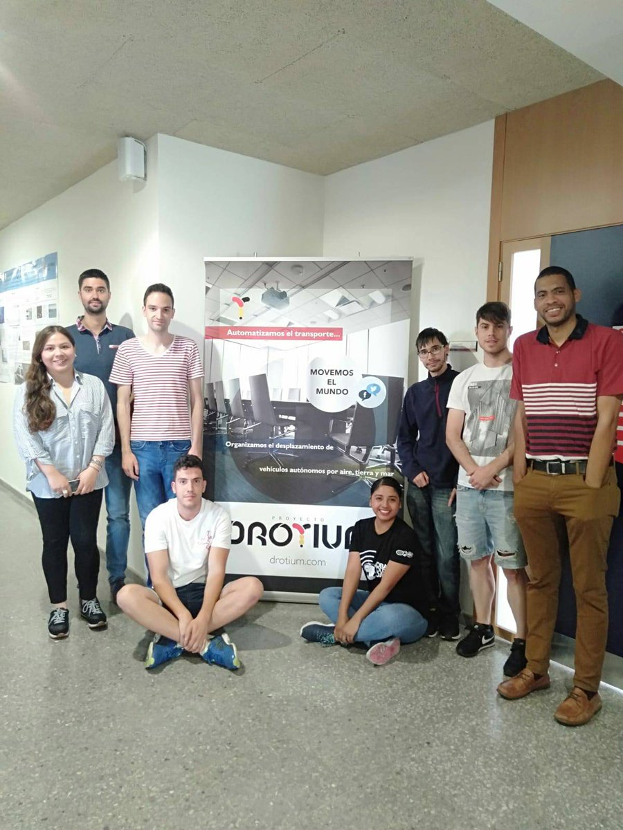 ¡Este verano tenemos nuevos talentos entre los droters! 🌟 Bienvenidos a todos y esperamos que os sintáis como en casa 😄