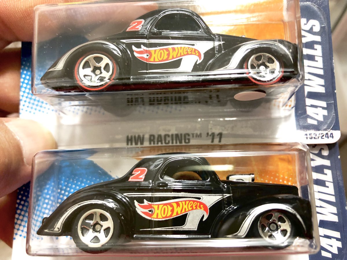 TAC67's tweet photo. 整理ついでに。
1941 Willys Coupe
GasスティーロなにうキャストがRLC出するんで俄かに話題なWillysさん達。
あっちのキャストも開閉ギミック無くしてもいいから安価ラインでこん位展開されないかしらん?ww
Walな赤線、またやらんかなー
#41Willys
#Hotwheels
#ホットウィール https://t.co/NkLe9YtXHI