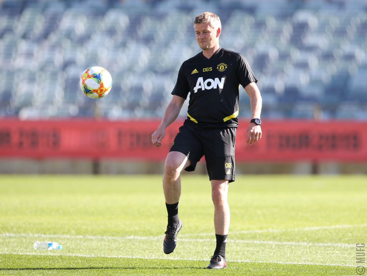 ManUtd's tweet photo. Ole couldn't resist getting stuck in at training today! 🤹‍♂️
#MUFC #MUTOUR https://t.co/ZRs003rltG