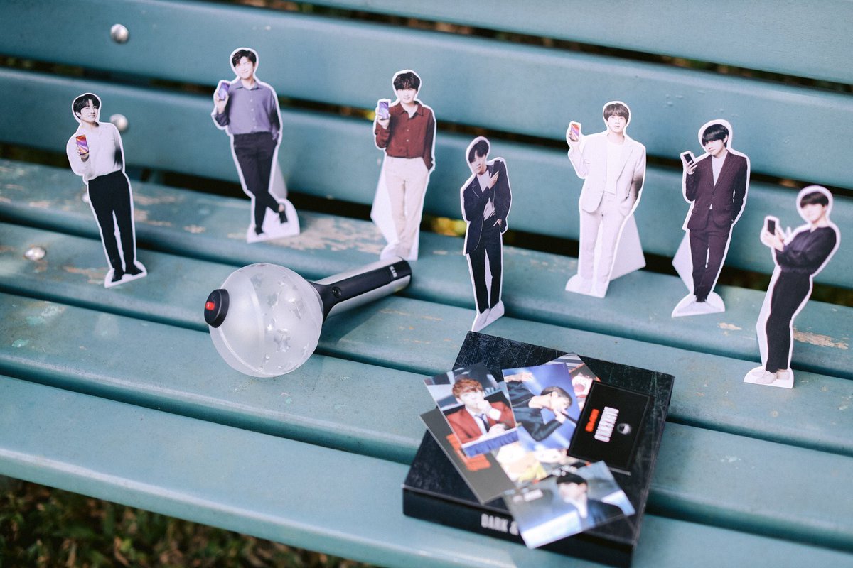 maxinejk_'s tweet image. my pre-debut photos won’t be the same without my seven wings who created a huge impact in my life. here, i feature my 2 favorite bts albums which is skool luv affair and dark &amp;amp; wild. once an ARMY, always an ARMY. #6YearsWithBTS #6YearsWithARMY