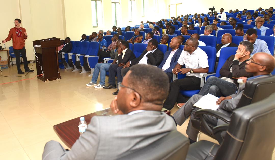 AIMS__Network's tweet photo. Happening: Prof. @NeilTurok1, AIMS Founder is giving a public lecture titled "Universe", at the @Uni_Rwanda - College of Science and Technology. 

#FutureScienceAfrica https://t.co/8vRbb8A92Y