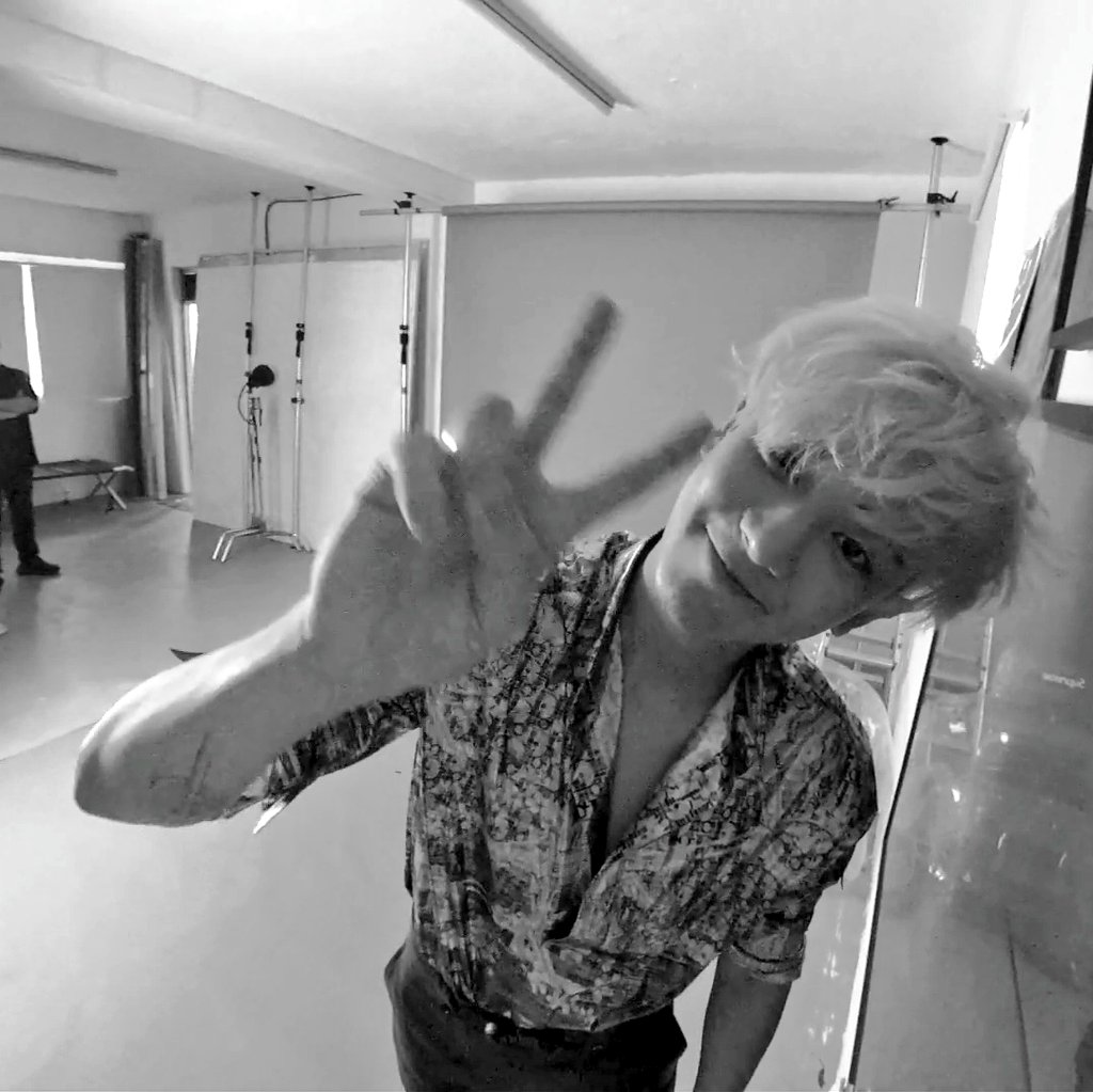 chanyeol pics tweet media