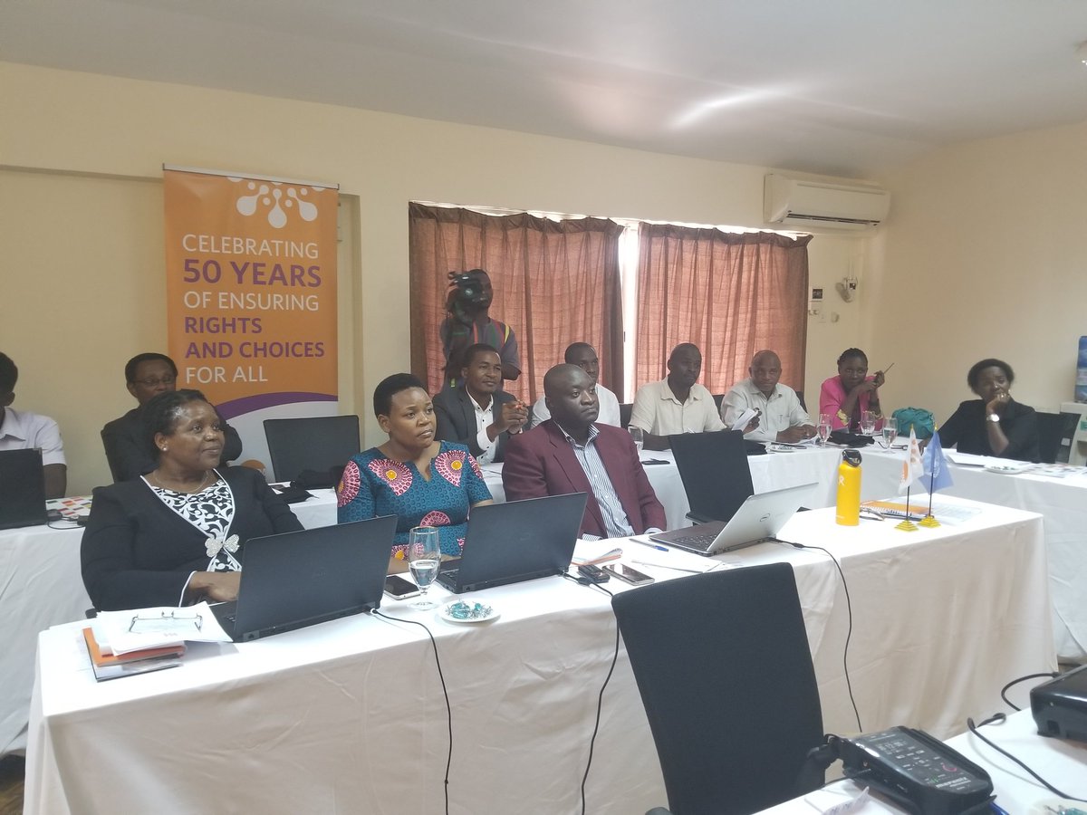 UNFPATanzania's tweet photo. In Tanzania, the number of married women choosing to exercise their right to use a modern method of contraceptive has steadily increased from 13% to 32% over the last decade. #TanzaniaEditorsWorkshop #ICPD25 #UNFPA50 @FBwana @jtfmahon @Alvaro_UNTZ @JulittaOnabanjo @Atayeshe https://t.co/7ebvyaSkFy