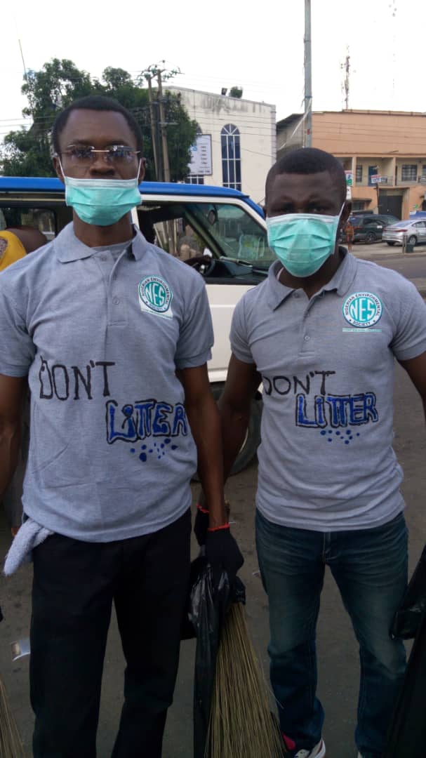 andrew_adah's tweet photo. In the spirit of environmentalism #cleanphc #trashtaminators #recyclephc the Nigerian Environmental Society students wing on the move https://t.co/f5hwMJsk5R