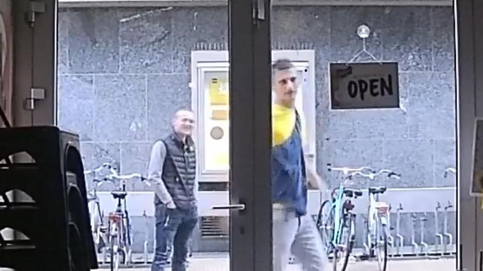 carolieweg's tweet photo. #Groningen #gezocht #daders Herken je deze #vandalen
#vandalisme #crimineel #tuig #rotjongens
ga voor een beloning naar #Nextfastfood @carolieweg
en kijk op
https://t.co/3P3jHDKViY
@Sikkom050 @rtvnoord @dvhn_nl @oogtv https://t.co/xQnnJvv8Q1