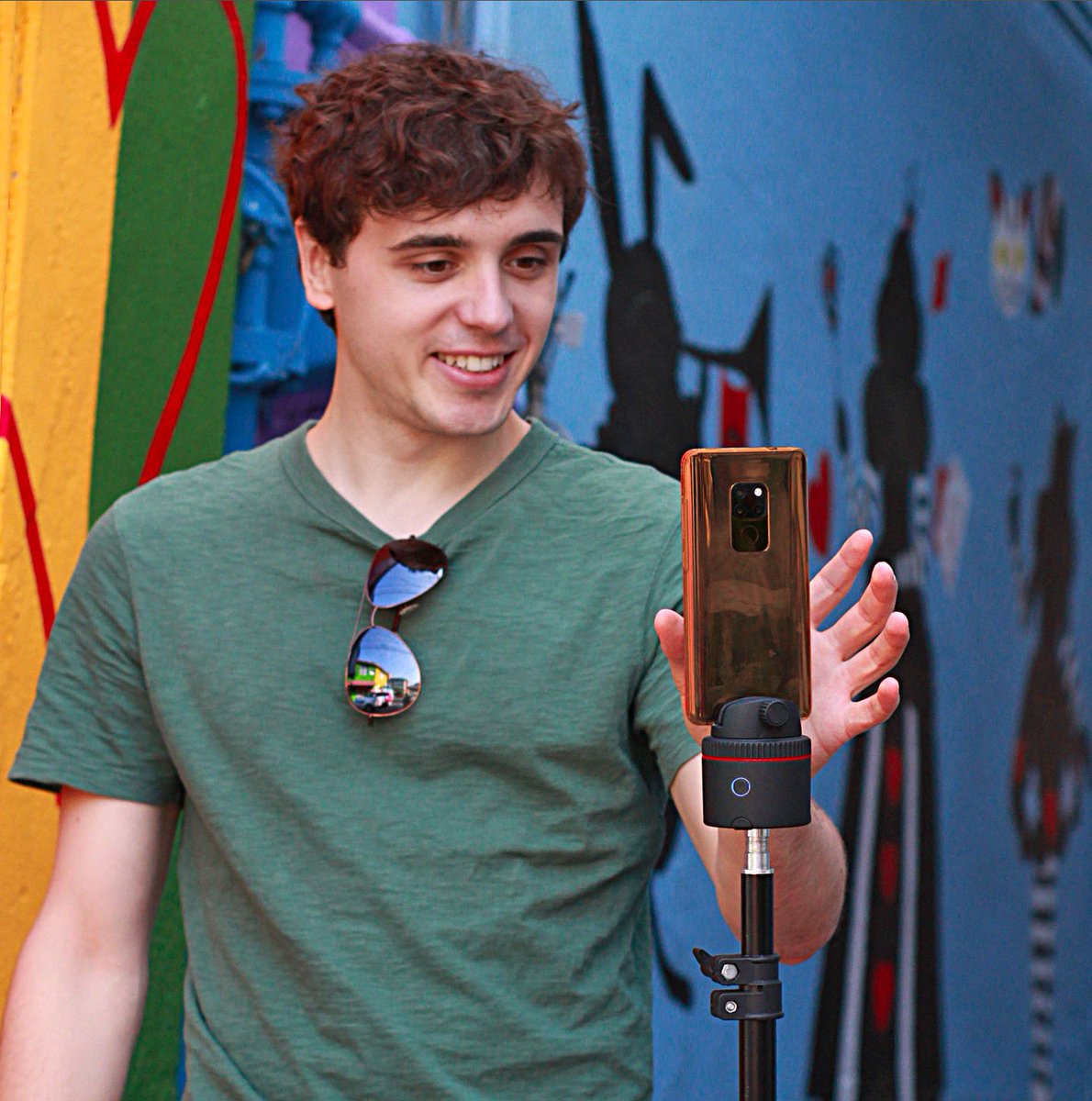 getpivo's tweet image. Who&apos;s taking your pictures? 📸 

Take your Pivo out for a stroll this weekend. Strike a pose or two or ten, and let Pivo do the rest. Wherever or whatever you decide to do, don&apos;t leave your cameraman at home!

#Smartcapture #Personalcameraman #Facetracking #Actiontracking