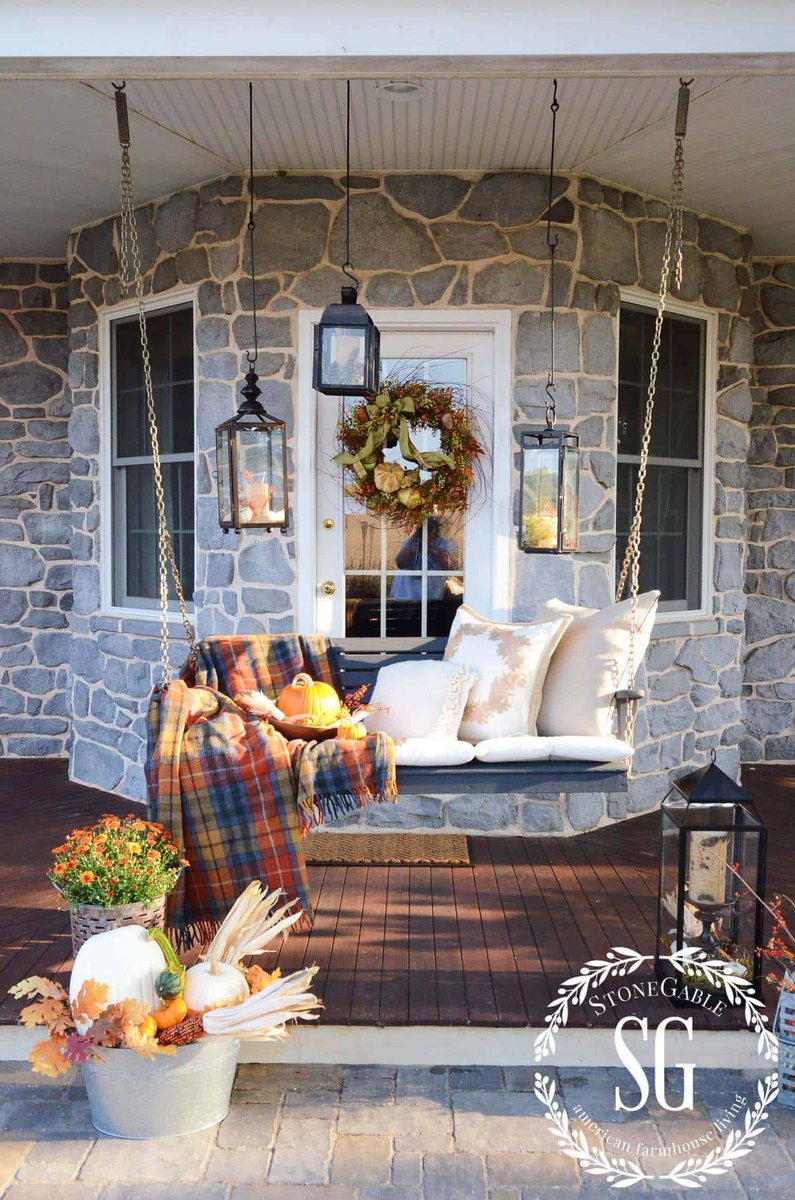 OneKindesign's tweet image. 46 of the Coziest Ways to Decorate your Outdoor Spaces for Fall onekindesign.com/2016/08/26/dec…