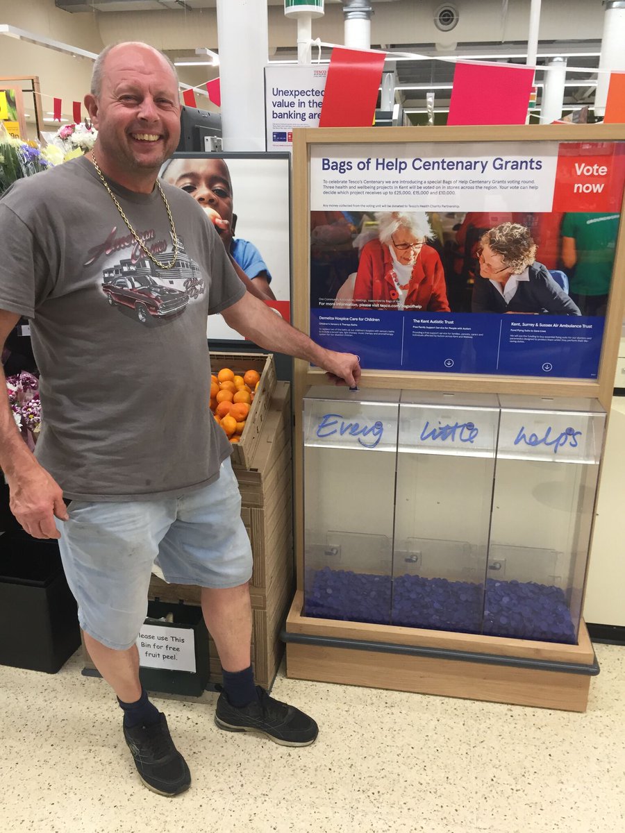 DemelzaCharity's tweet photo. Have you cast your votes for Demelza in a Kent @Tesco store yet? 🔵
Check out a couple of our supporters helping us be in with the chance of winning £25,000 from Tesco Bags of Help Centenary Fund.
We have until 31 August, so make sure you vote with every purchase! 🛒 https://t.co/KCBQIhDcRW