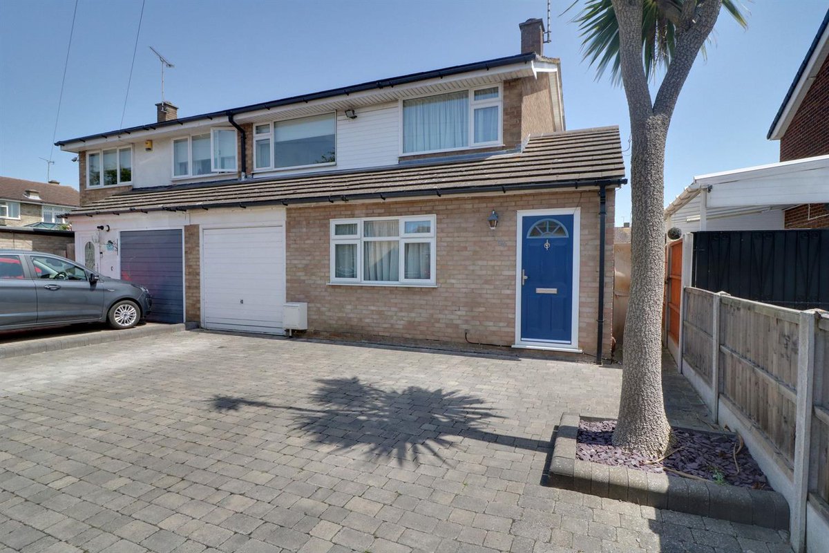 This three bedroom semi detached home is in the ideal location for the whole family. Schools and local amenities are just on the doorstep. flinklp.haart.co.uk/ForSaleV5/?pro…