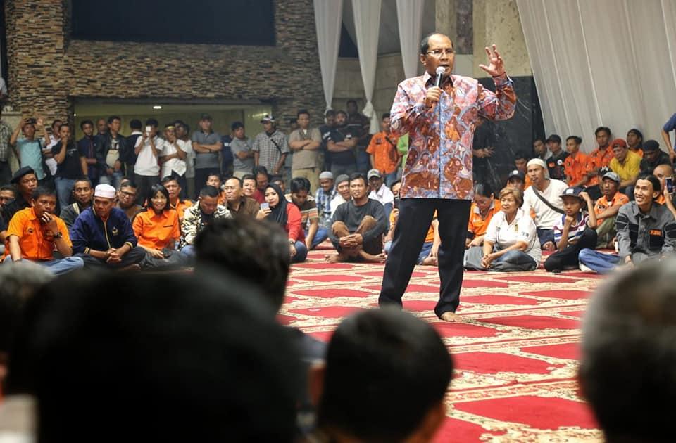 InisiatifDP's tweet photo. Hari ini, tepat setahun kita mengenang predikat terbaik dengan memenangkan kotak kosong sebagai suara terbanyak di Pilwali 2018.  Melalui silaturahmi ini, mari kita sama-sama menguatkan tekad untuk menjadikan kotak kosong kembali berisi  untuk Kota Makassar di tahun 2020. https://t.co/h274tjB1mh