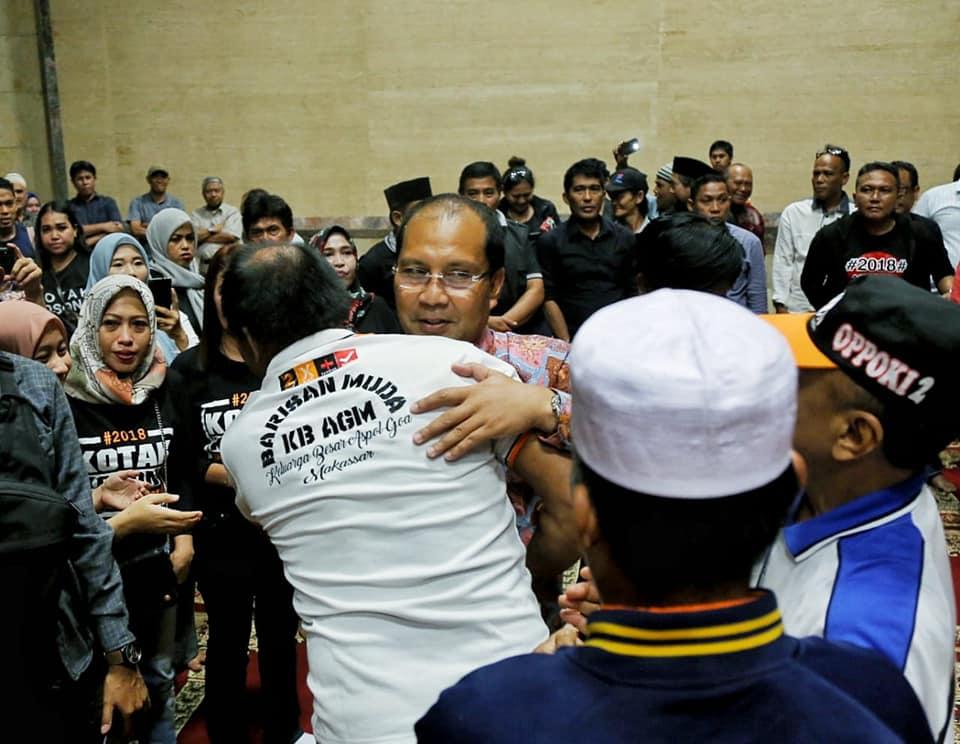 InisiatifDP's tweet photo. Hari ini, tepat setahun kita mengenang predikat terbaik dengan memenangkan kotak kosong sebagai suara terbanyak di Pilwali 2018.  Melalui silaturahmi ini, mari kita sama-sama menguatkan tekad untuk menjadikan kotak kosong kembali berisi  untuk Kota Makassar di tahun 2020. https://t.co/h274tjB1mh