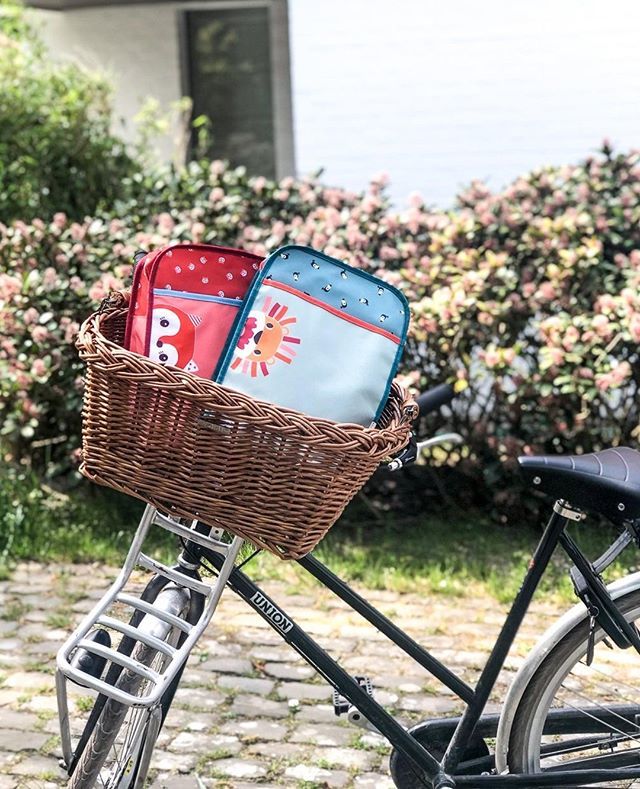 Our own little tour de France ! 
Let’s pack our bags and GO ! 🚲💨🎒
.⁣

.⁣
.⁣
.⁣
.⁣
#lilliputiens #toys #kids #enjoy #play #children #thebest #love #friends #educational #smart #instagood #design #animals #smile #characters #mom #momlife #enfants … ift.tt/2JobpaO