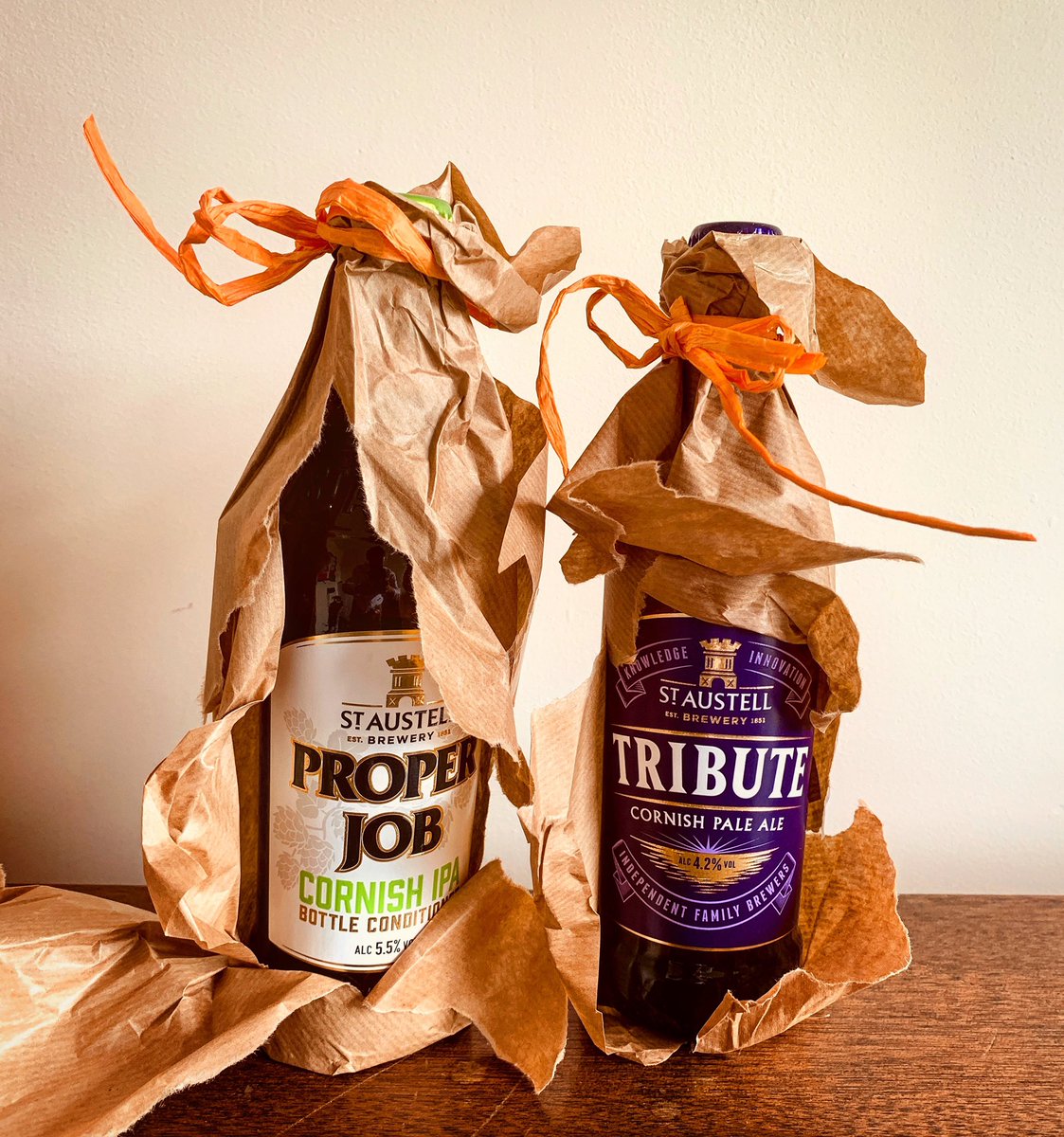 BrisVADAR's tweet photo. As โend of termโ gifts go...this is THE BEST & my favourite! A* for that student I think! @StAustellBrew @properjobale @Tribute_Ale #ThoseWhoKnow #ProperPresent #ProperIPA https://t.co/jXDULoZLxg