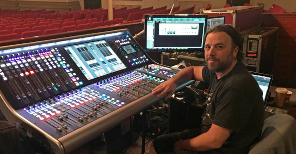 instalia_eu's tweet photo. #JamieLandry, el #ingenieroSonido de #NorahJones, explica las ventajas de #mixersdirecto de @solidstatelogic L500 durante la gira de la cantante de jazz.⭐️Puedes encontrarlo en @ZentralMedia .⭐️https://t.co/KkqESfla6y
#MesadeMezclas #MixerLiveL500 #MixerSSL #mesamezclasSSL https://t.co/m5yJbBmNqR