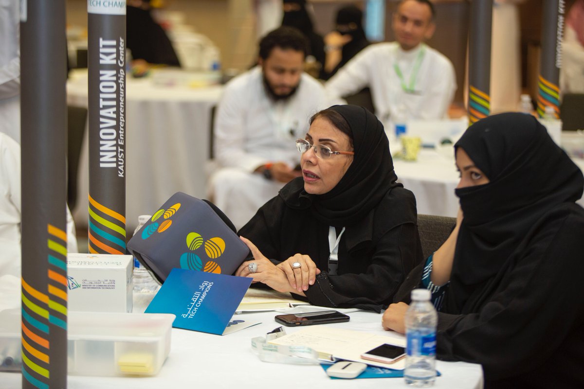 Oracle_ME's tweet photo. تشارك شركة #Oracle في أول معسكر تدريبي تابع لـ #برنامج_رواد_التقنية في جدة مع وزارة الاتصالات وتقنية المعلومات @MCITGovSa و @KAUSTinnovation عبر تقديم الارشادات لرواد الأعمال السعوديين لدعم الاقتصاد الرقمي المحلي مما يحقّق نجاح #رؤية_السعودية_2030   @SaudiVision2030 https://t.co/6CeKLuS3fy