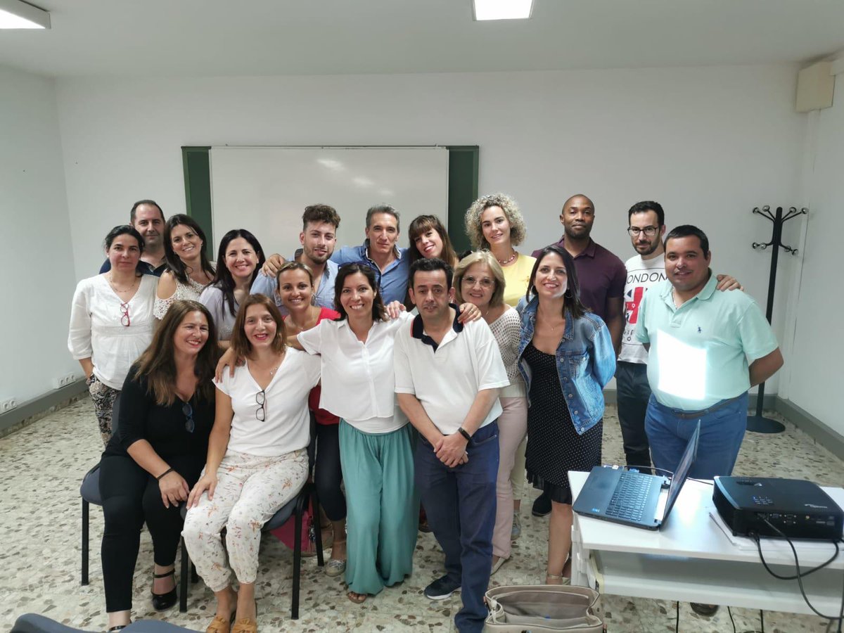 LanzaderaLP's tweet photo. #lanzaderaLP,hemos tenido el taller de #procesos de #selección ,a manos de Marcel Munerol Macias ha sido #práctico ,#interesante ,#enriquecedor,nos va a servir de mucho para futuras entrevistas. Nos han acompañado #lanzaderademoron y #lanzaderadelebrija, #GRACIAS por la cercania https://t.co/EOx8nvnAqS