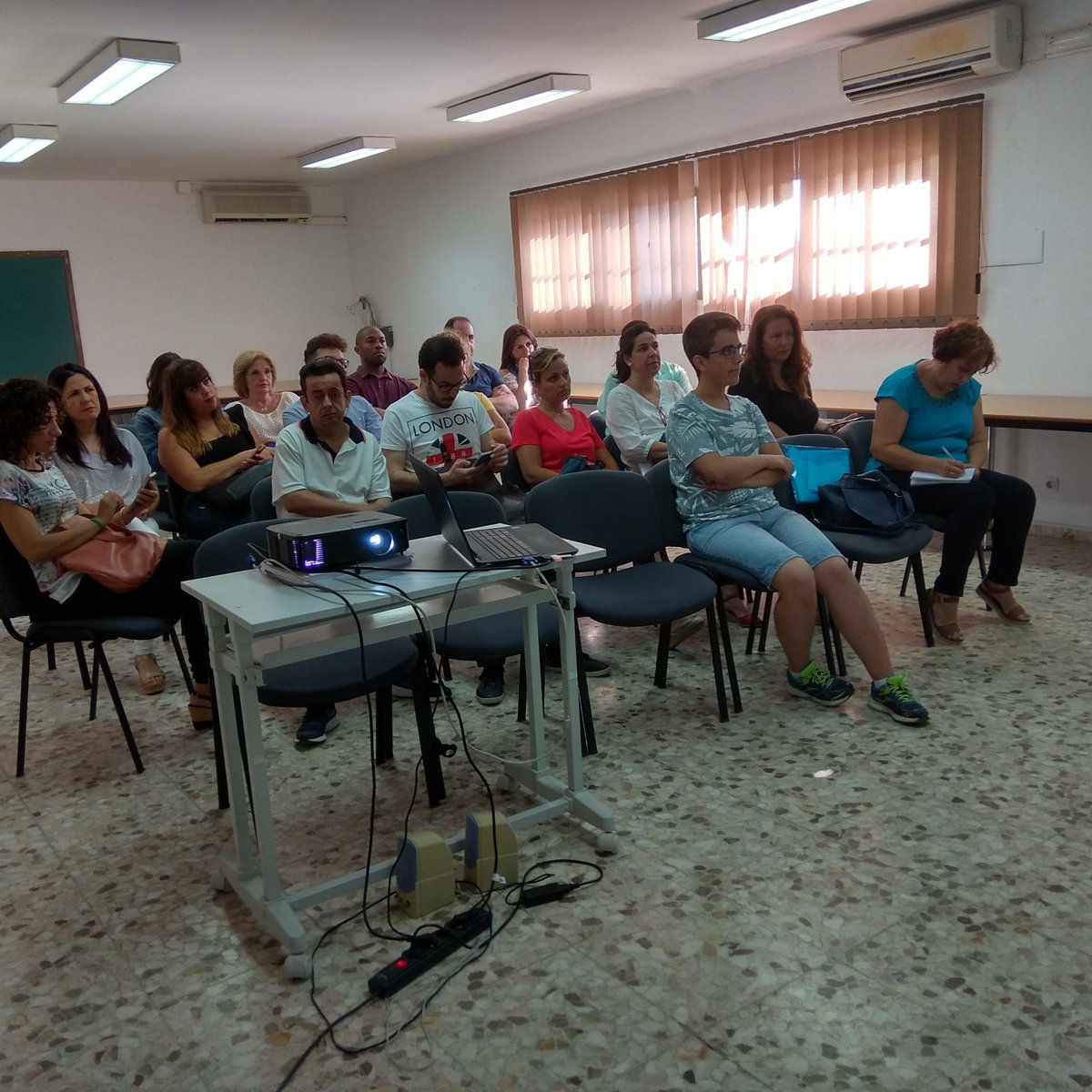 LanzaderaLP's tweet photo. #lanzaderaLP,hemos tenido el taller de #procesos de #selección ,a manos de Marcel Munerol Macias ha sido #práctico ,#interesante ,#enriquecedor,nos va a servir de mucho para futuras entrevistas. Nos han acompañado #lanzaderademoron y #lanzaderadelebrija, #GRACIAS por la cercania https://t.co/EOx8nvnAqS