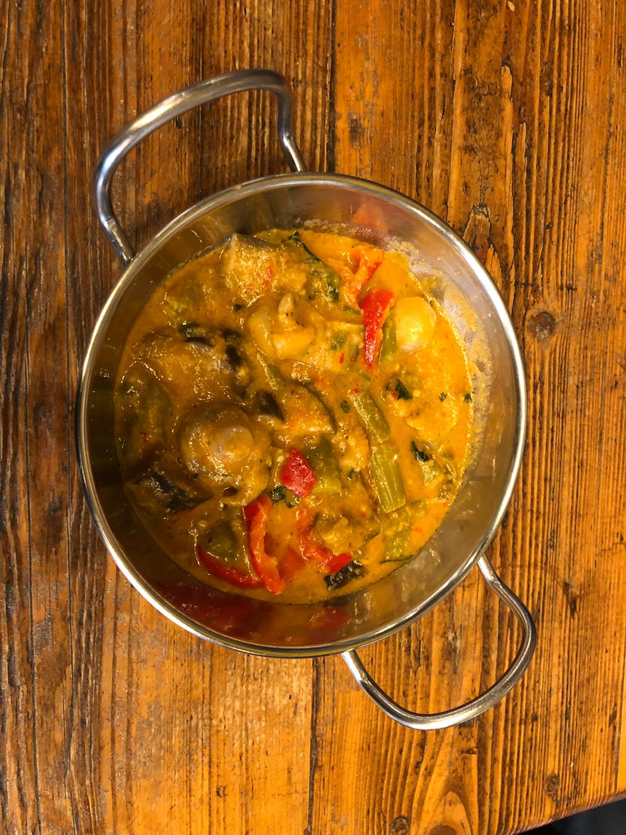 Today’s Vegan Tuesday filling is Thai Red Curry in our Glasgow shops and Pulled Jackfruit in Edinburgh. Only available today, because it’s Tuesday, and it would be weird if we sold a filling named Vegan Tuesday on a Wednesday.
#vegan #mexicanstreetfood