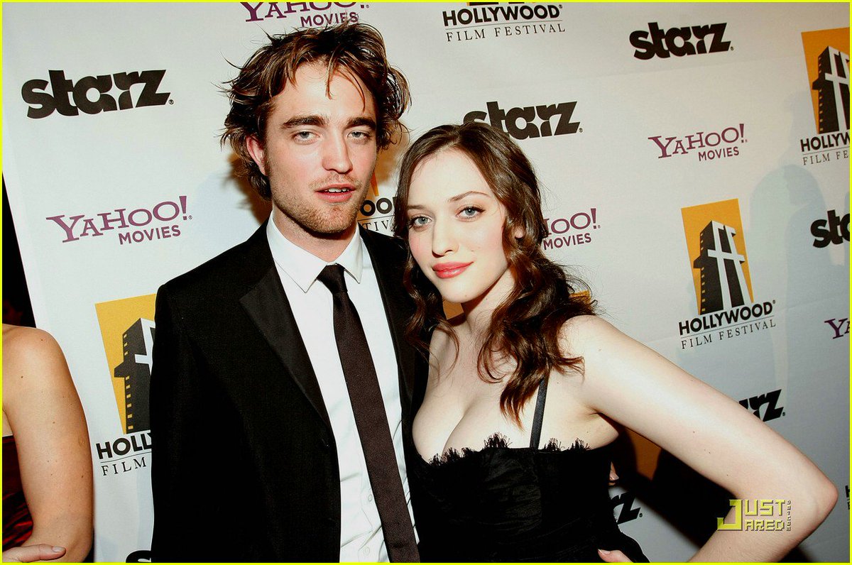 El 27 de octubre Rob de vuelta en LA asiste a la ceremonia donde le entregan el “New Hollywood Award”. Estuvo acompañado de Camilla Belle y de Kat Dennings (con la que hizo un shoot muy bello).