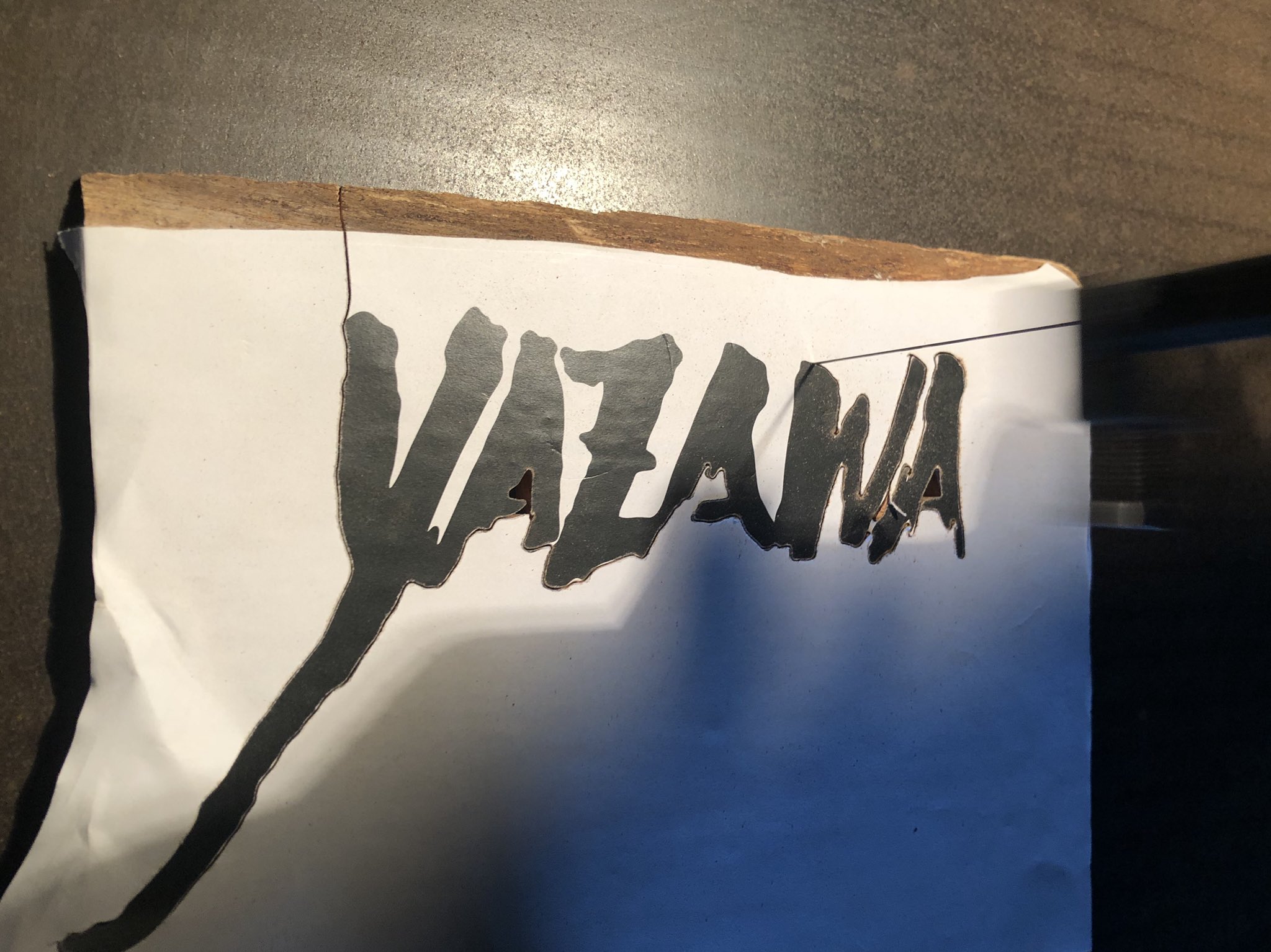 Tin Yazawa Must Go On 廃材の板から Yazawa筆ロゴカット Yazawa 矢沢永吉 筆ロゴ Handmade Haratincut T Co Qk8nsgcl6z Twitter