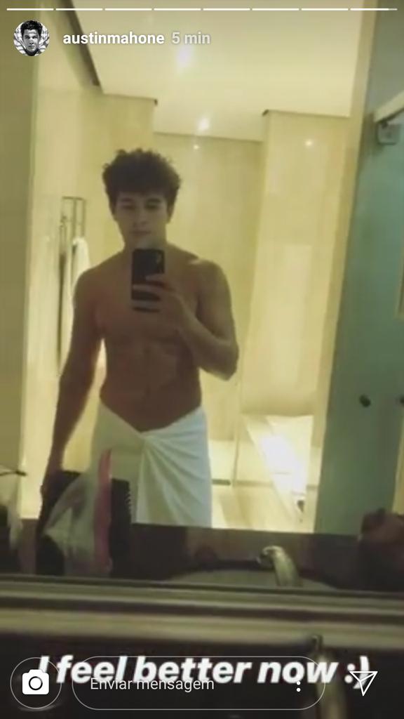 gxlaxyartx's tweet photo. Austin Mahone de toalha é o mimo de hoje #AustinMahoneNaMix #WelcomeToBrazilAustin https://t.co/AXre7eDnaP