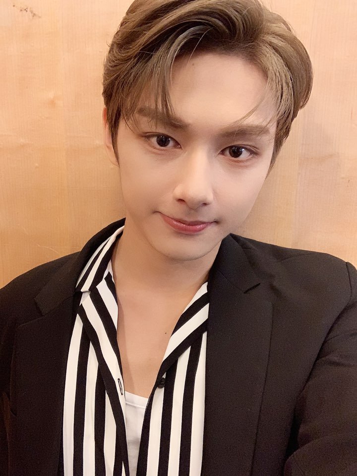 pledis_17's tweet photo. [17'S] 즐거웠던 KCON! 마음만은 함께한 승관! 세봉이들과 함께 응원해준 캐럿들 고마워요💕 https://t.co/99XRl1mEcv