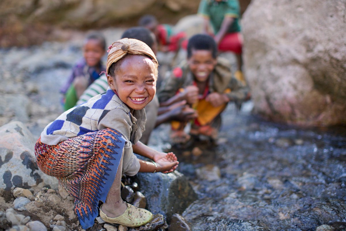 HOPEInterUK's tweet photo. DREAMING OF A FUTURE WITH CLEAN WATER, means this child can't stop smiling! https://t.co/Zu920VHrqa
#givetoday #charitytuesday #herecomeshope #herecomescleanwater https://t.co/YzjP3xMLdA