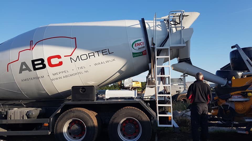 abc_mortel's tweet photo. Vandaag een mooi klusje in #Havelte, keldervloer. https://t.co/ptJWMCpE7S #betonvloer https://t.co/JS6cOggvpL