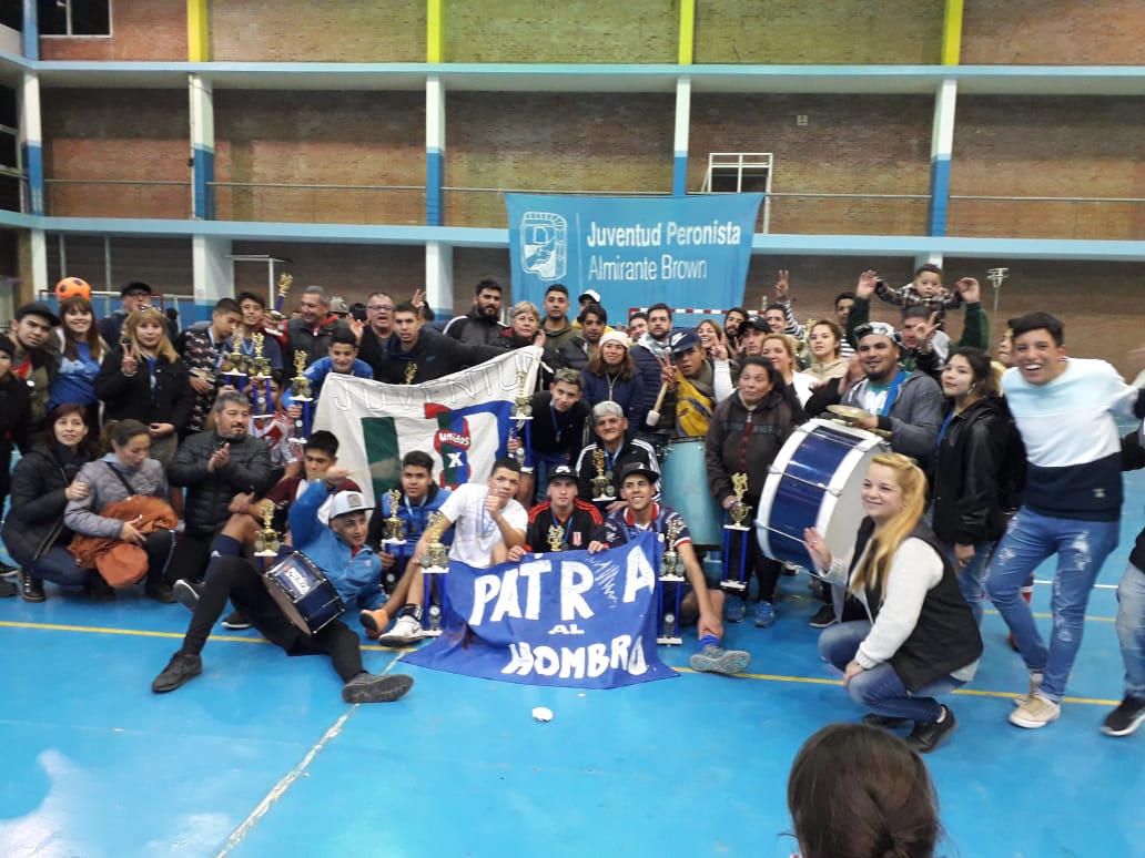 agrupPalh's tweet photo. Hoy participamos del torneo relámpago de fútbol organizado por la JP local.

Felicitamos a nuestros compas de San José y de Malvinas por participar y obtener el 1er y el 3er puesto. 

¡Gracias a toda la Juventud de Patria por venir!

😍
@antonellagabr14 https://t.co/K3pi5E9une