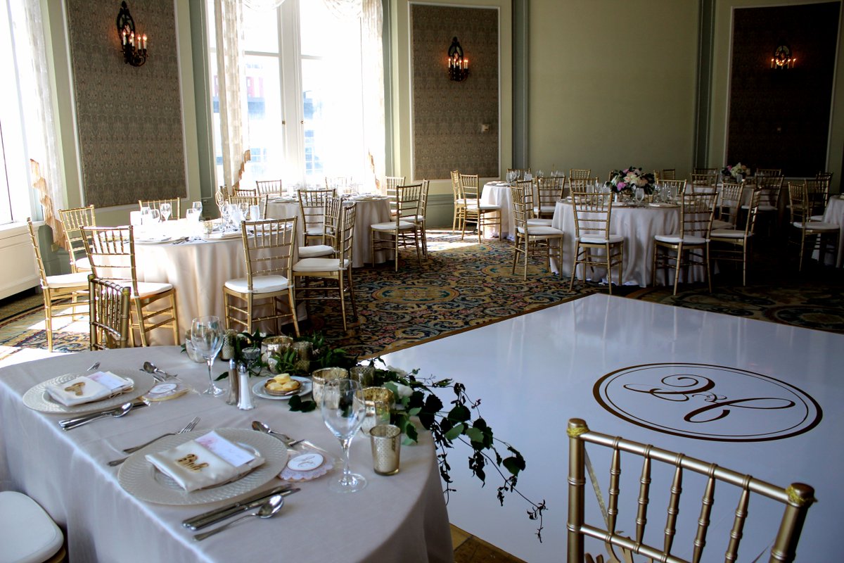 The #WedgewoodRoom at the @FairmontMAC is perfect for intimate weddings. The 12'x12' #dancefloorwrap draws the room together with a custom 4'x4' monogram in matte gold.