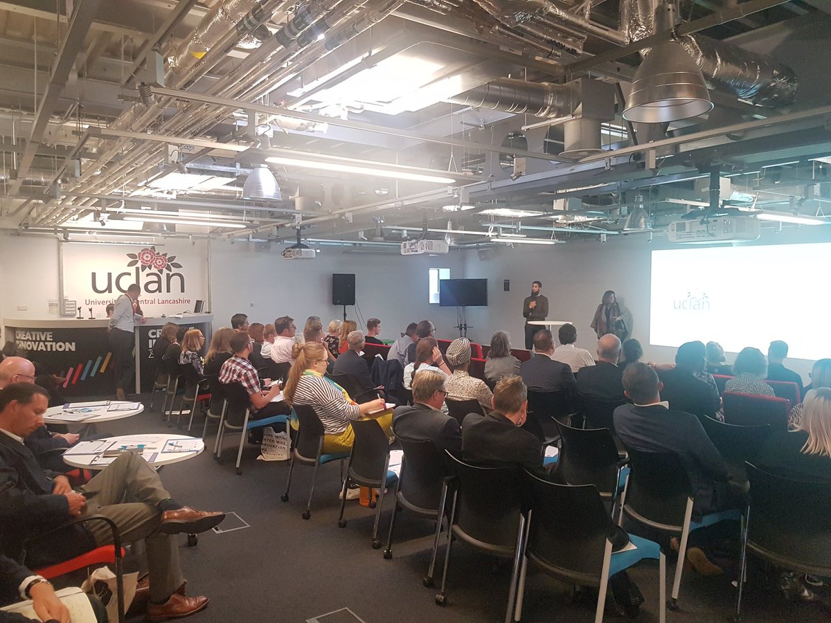 UCLanStartUp's tweet photo. The first of our UCLan Business speakers is the Business Law Clinic. "If you can't answer these questions come and talk to us" #propellernetwork https://t.co/NwNXBjfhLF