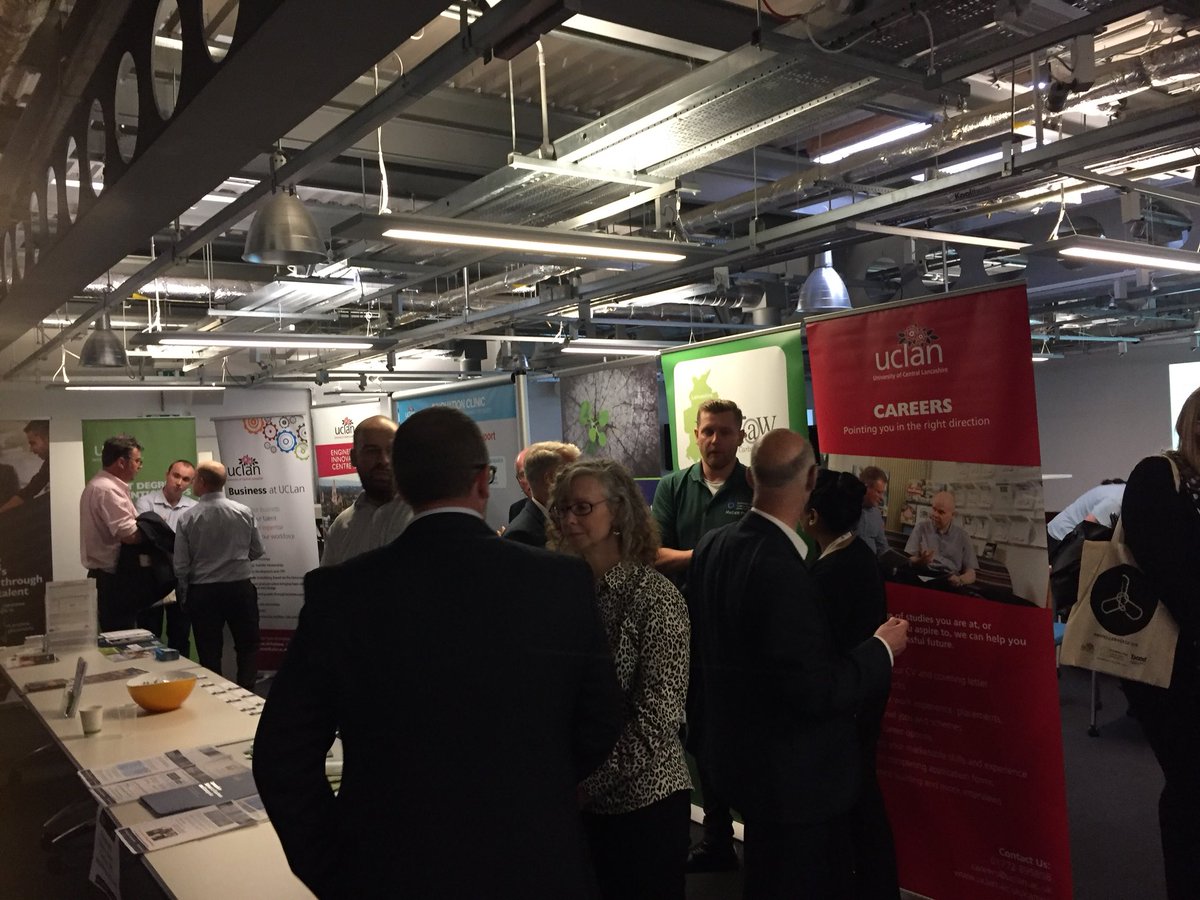 uclanSME's tweet photo. Fantastic turn up for our Joint Show Case Events #propellernetwork @UCLanBusiness @shoutnetwork @UCLanWhatsOn @digitallancs @CreativeLancs @PLL_Franchise @BoostInfo @GrowthLancs @PerriteBSltd @LeonaMae @innoclinic_team @MaCaWLancs @mis_uclan https://t.co/sqW0wb6siR
