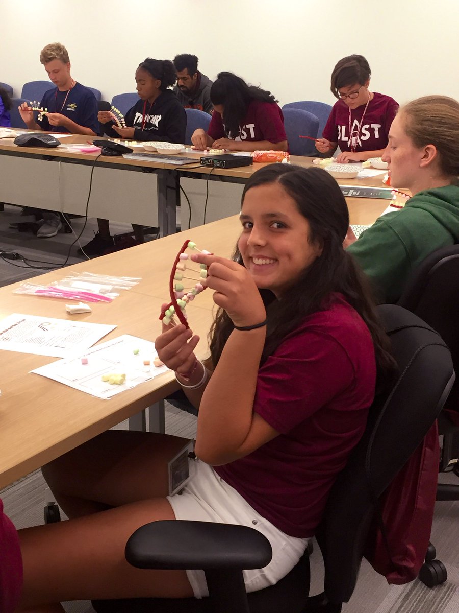 FralinLifeSci's tweet photo. Make your DNA 🧬 and eat it too:
Now, the #BLASTCamp students are modeling DNA from Twizzlers and marshmallows! @VTEngineering @VTCEED https://t.co/Fyuel7Nar2