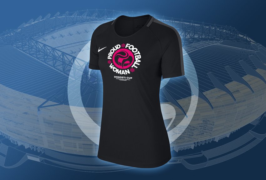 GrupoBakara's tweet photo. #DCWoman de venta exclusiva en la #FanZone de @donosticup 2019. Date prisa, nos quedan pocas unidades!! #Woman #Football #Proud #donosticup #Merchandising #GrupoBakara https://t.co/m2P8dNKPhe