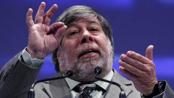 squaresocialm's tweet photo. El cofundador de Apple, Steve Wozniak, urge a los usuarios a que borren sus cuentas en Facebook https://t.co/gIpNQqqnqr https://t.co/Z65mF29tW4