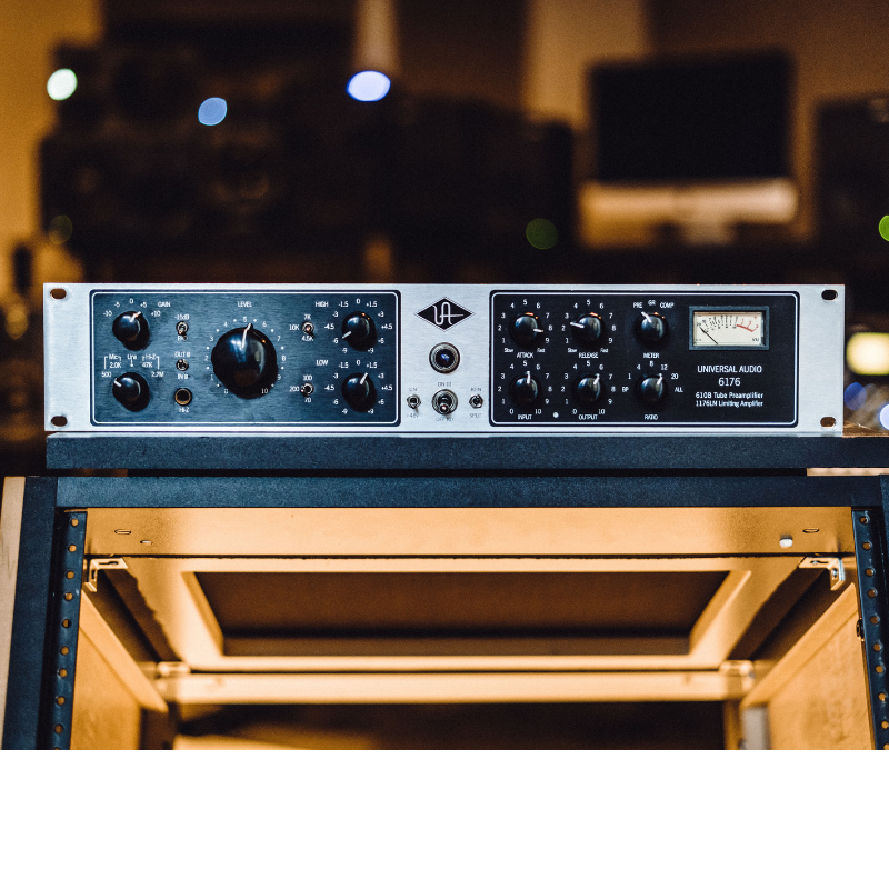 FunkyJunk_paris's tweet photo. Si vous êtes prêt à améliorer votre chaîne vocale, alors @UAudio a peut-être l'offre qu'il vous faut. Pour un temps limité, si vous achetez un Universal Audio 6176 entre le 1er juillet et le 30 septembre 2019, vous recevrez un accélérateur DSP UAD-2 OCTO gratuit. https://t.co/HqdmbXrsxy