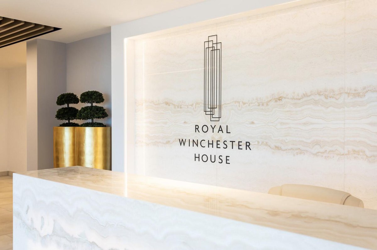comerhomesgroup's tweet photo. Welcome to Royal Winchester House, a landmark building of #highspecification, 1 & 2 #bedroom #apartments to #rent at the heart of the new town centre of #Bracknell. Limited availability in phase 1, call 01344 408 400 or follow the link below https://t.co/nkyBu9pjF4 https://t.co/0s7GhggNGT