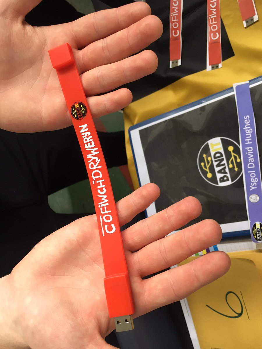 JPEGdesignprint's tweet photo. @DavidHughesYDH @angleseyseazoo @BanditUSB @localdragons Sioe Ffair Arloesedd da iawn yn #ysgoldavidhughes heddiw. Da iawn pawb am cyflwyno’ch prosiectau yn mor broffesiynol!
Great innovation fair in #ysgoldavidhughes today. Well done everyone, professionally presented projects! https://t.co/nCTQA7fIym