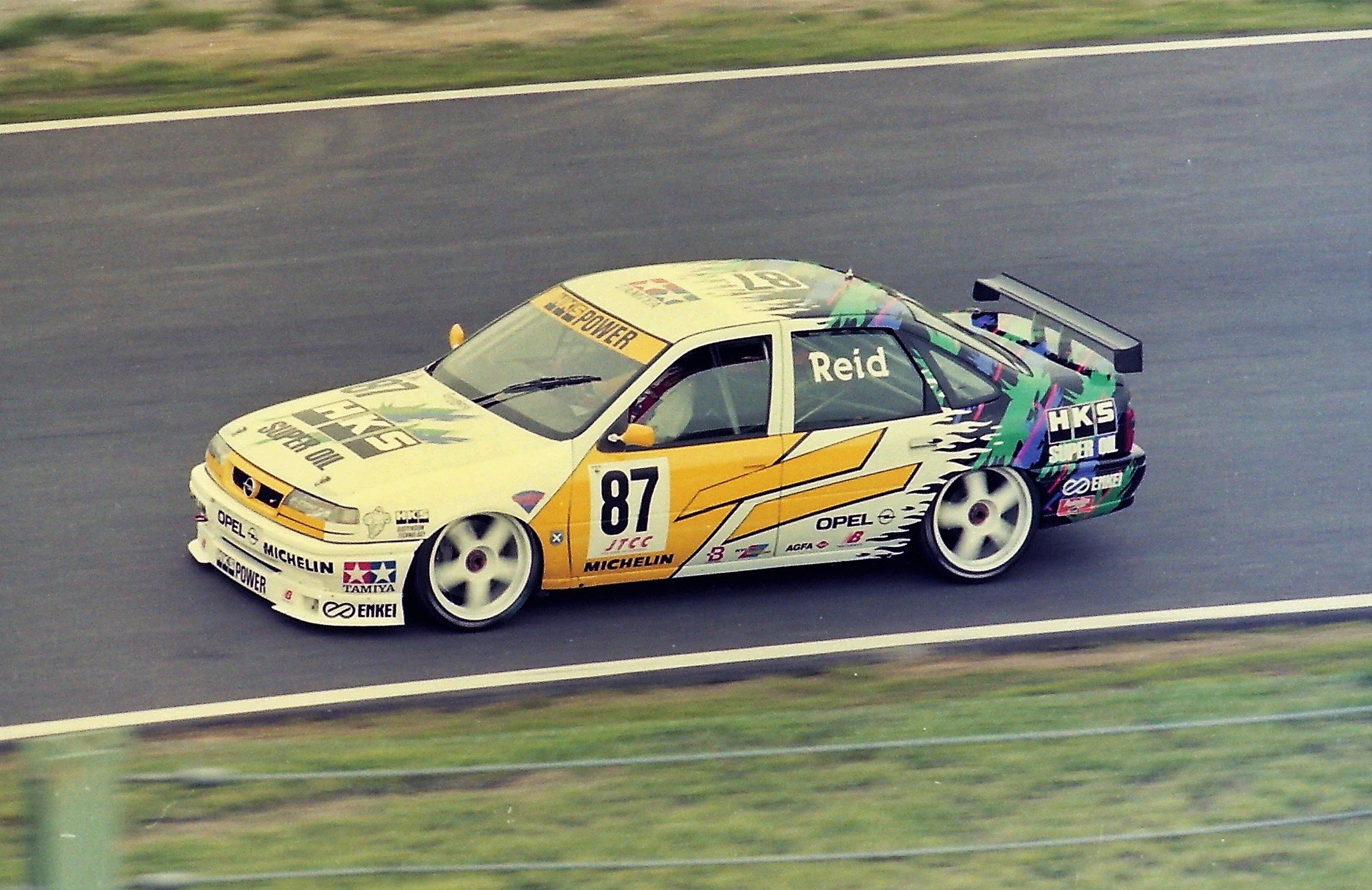 ひろkun 昔撮った写真を貼ってみる レース編 1995年 Jtcc Rd 4 鈴鹿 No 6 マツダ ランティス 寺田陽次郎 No 8 トヨタ カローラ 見崎清志 No 10 Bmw318i スティーブ ソパー No 87 オペル ベクトラ アンソニー リード T Co