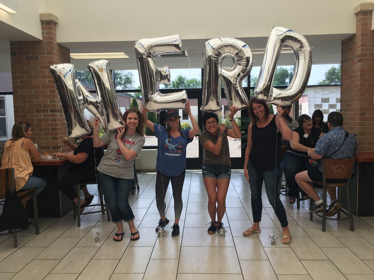 Katie_Bateman_'s tweet image. Day two of #nerdcampmi2019 - I couldn’t love this experience any more! #happylibrarian #hamlinelementaryschool