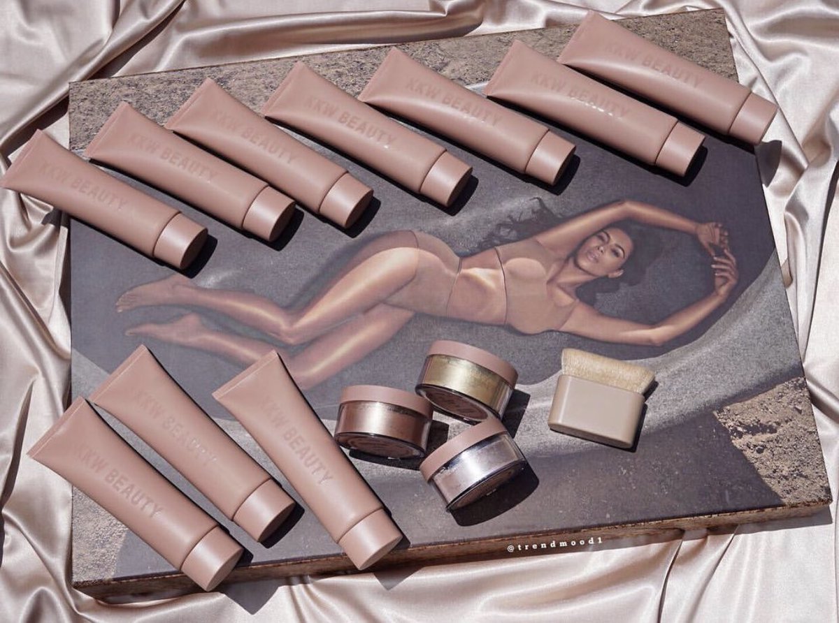 Trendmood's tweet photo. BACK #InStock 🚨 LINK ➡️ https://t.co/SPVSQtNMXy online @kkwbeauty ✨ The #BODYCollection ✨
1. Skin Perfecting Body Foundation
$45
2. Skin Perfecting Body Shimmer $35
3. Loose Shimmer Powder for Face & Body $27
4. Body Brush $32
5. Skin Perfecting Body Foundation & Brush Duo $65 https://t.co/47uoBVVcf3